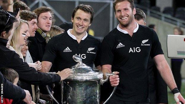 All Blacks Ben Smith and Kieran Read celebrate with the Bledisloe Cup after Saturday's win over Australia