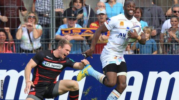 Wandile Mjekevu scores a try for Perpignan against Edinburgh