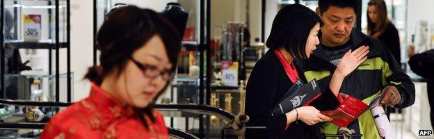 Chinese shoppers in Paris