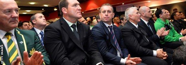 England coach Steve McNamara (third from left)