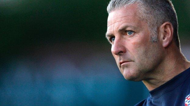 Gateshead manager Gary Mills