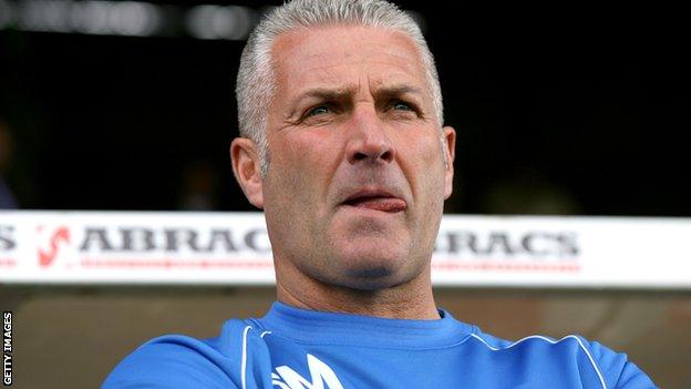 Gateshead manager Gary Mills