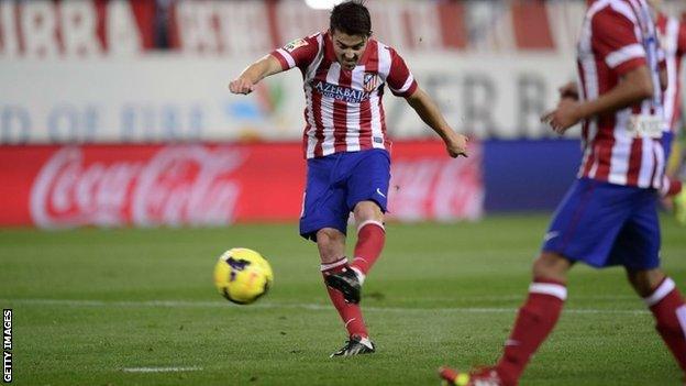 David Villa scores