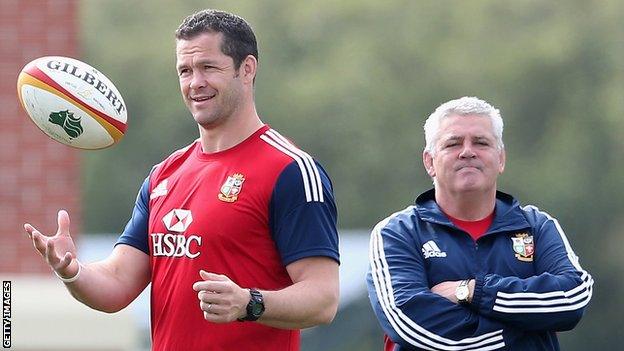 Warren Gatland and Andy Farrell overseeing a Lions training session