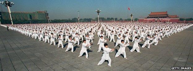 A panoramic view of 10,000 martial arts exponents in Beijing's Tiananmen Square