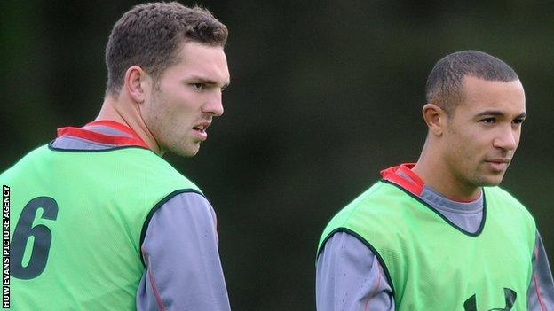 George North and Eli Walker in Wales training ahead of the November, 2013 clash against South Africa