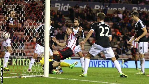 Phil Bardsley scores Sunderland