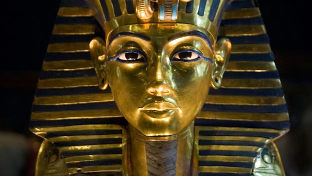 Tukankhamun's death mask - now in the Egyptian Museum, Cairo