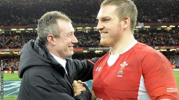 Rob Howley congratulates Gethin Jenkins after the 2013 Six Nations win over England in Cardiff