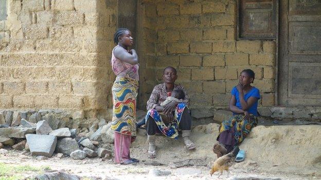 Mvuzi villagers, DR Congo