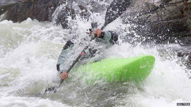 Kayaking (generic)