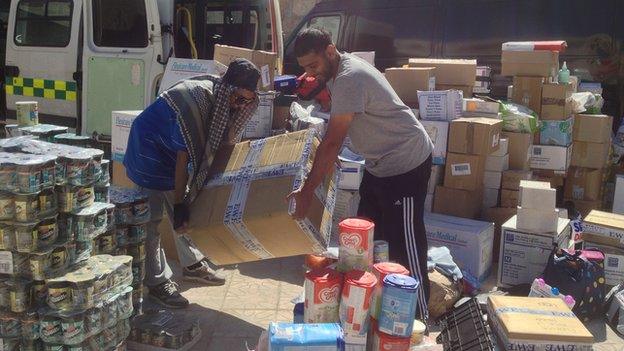 Unloading aid in Syria