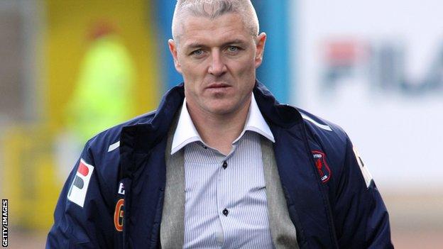 Carlisle United manager Graham Kavanagh