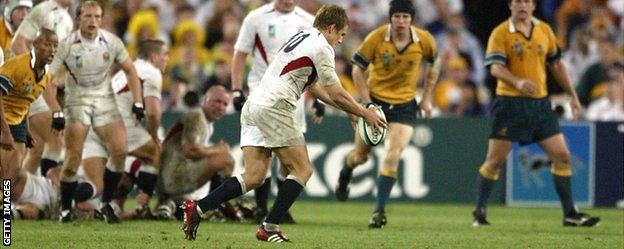 Jonny Wilkinson readies himself to kick the winning drop-goal