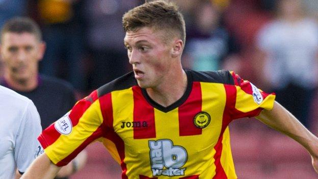 Gary Fraser in action for Partick Thistle