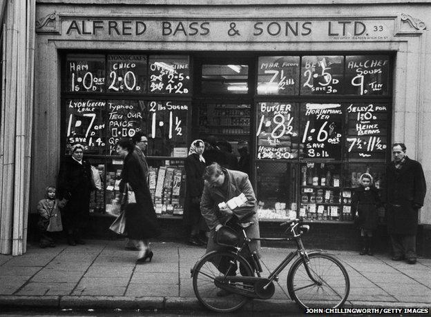 Alfred Bass & Sons in Greenwich, 1955