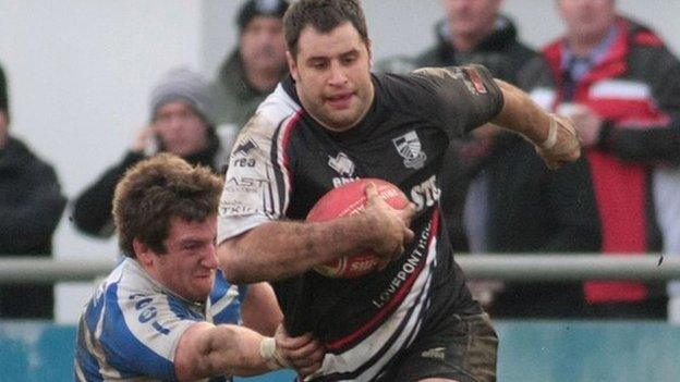 Chris Dicomidis in action for Pontypridd