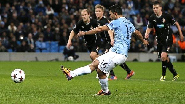 Sergio Aguero scores for Manchester City