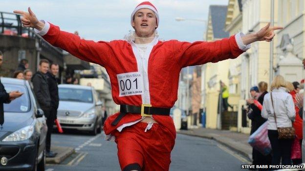 Isle of Man Santa Dash 2012 - Photo Steve Babb