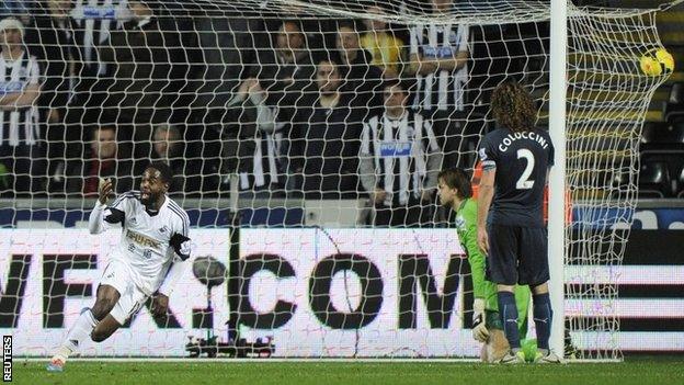 Nathan Dyer celebrates scoring