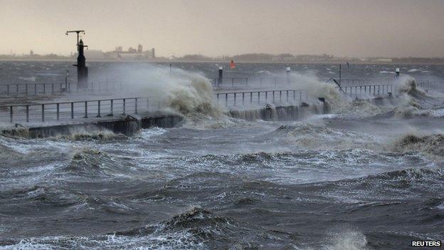 Emden - tidal surge, 6 Dec 13