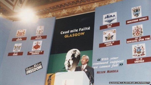 Nelson Mandela at Glasgow City Chambers in 1993