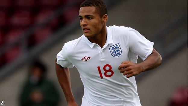 England Under-18 defender Courtney Meppen-Walter