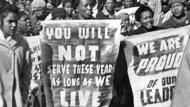 Women demonstrate in Pretoria (16 June 1964)