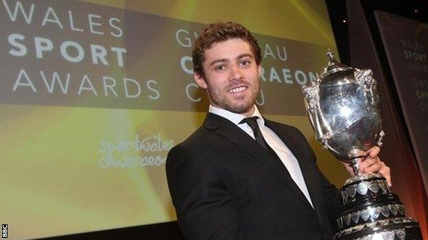 Leigh Halfpenny with his BBC Wales Sports Personality award