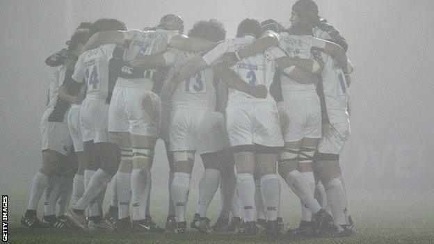 Worcester play in fog at London Irish 2006