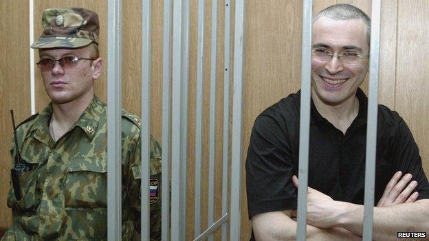 File photo of Mikhail Khodorkovsky inside a cell (16 July 2004)