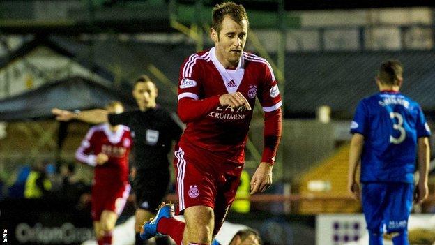 Niall McGinn scores Aberdeen's fourth goal