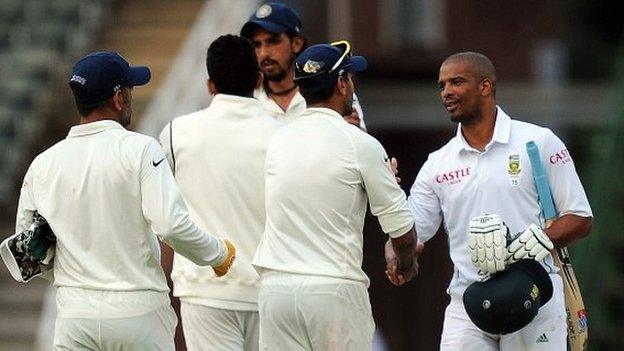 South Africa's Vernon Philander shakes hands with the India team after the match is drawn