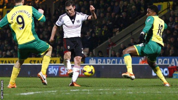 Fulham midfielder Scott Parker scores the winner against Norwich