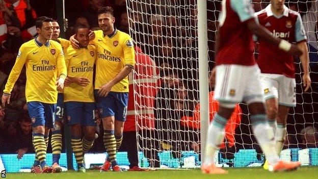 Arsenal celebrate at West Ham