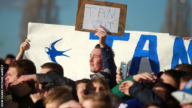 Cardiff fans protest against club owner Vincent Tan