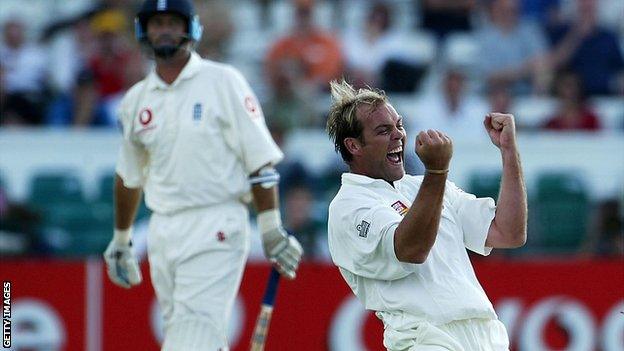 Jacques Kallis celebrates the wicket of England captain Nasser Hussain at Headingley in 2003