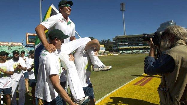 South Africa players pay tribute to Jacques Kallis