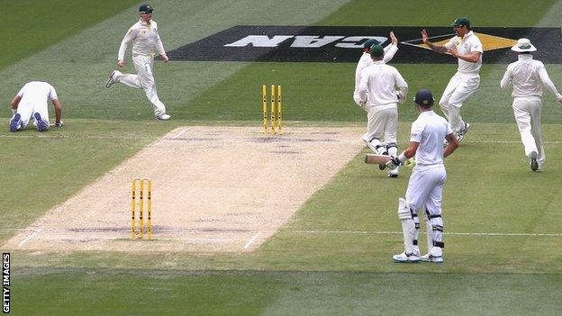 Australia celebrate wicket