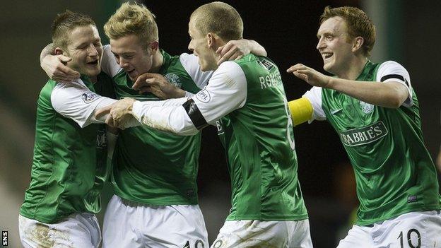 Hibernian players celebrating