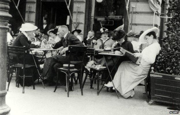 Vienna coffee house 1900