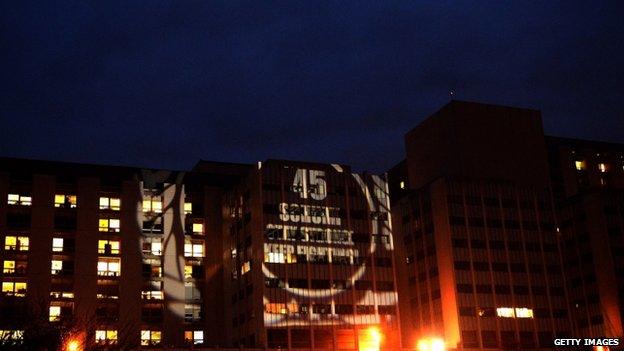 Support message for Schumacher projected onto the hospital in Grenoble (3 January 2013)