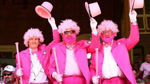 Fans in Sydney wearing pink