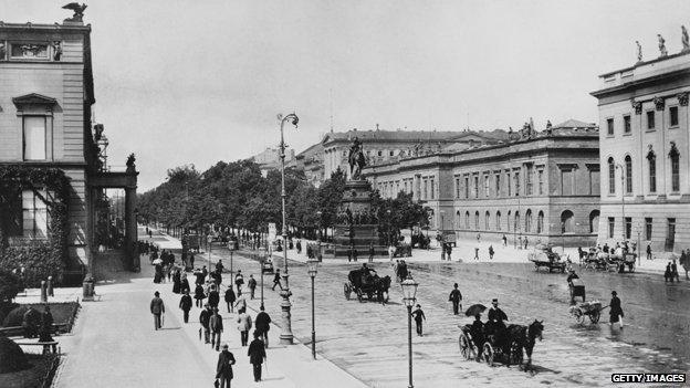 Unter Den Linden, 1900