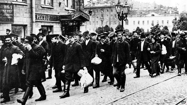 St Petersburg reservists assemble for military duty at the outbreak of WW1