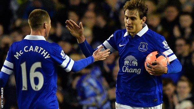 Hull sign Everton's Nikica Jelavic