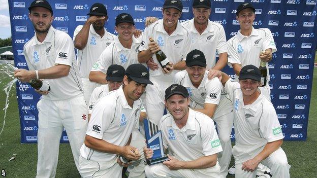 New Zealand celebrate with the Test series trophy