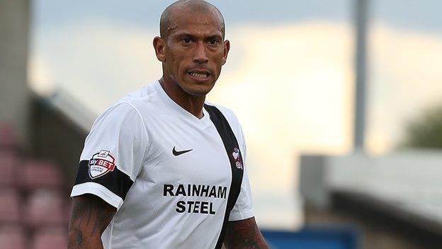 Chris Iwelumo