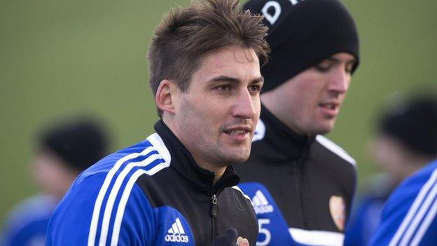 Rudi Skacel trains with Hearts