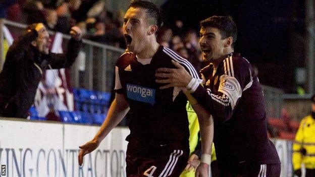 Hearts drew 3-3 at St Johnstone